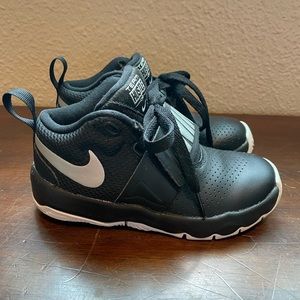 Nike Boys Team Hustle Basketball Black Sneakers Shoe Toddler Size 10.5